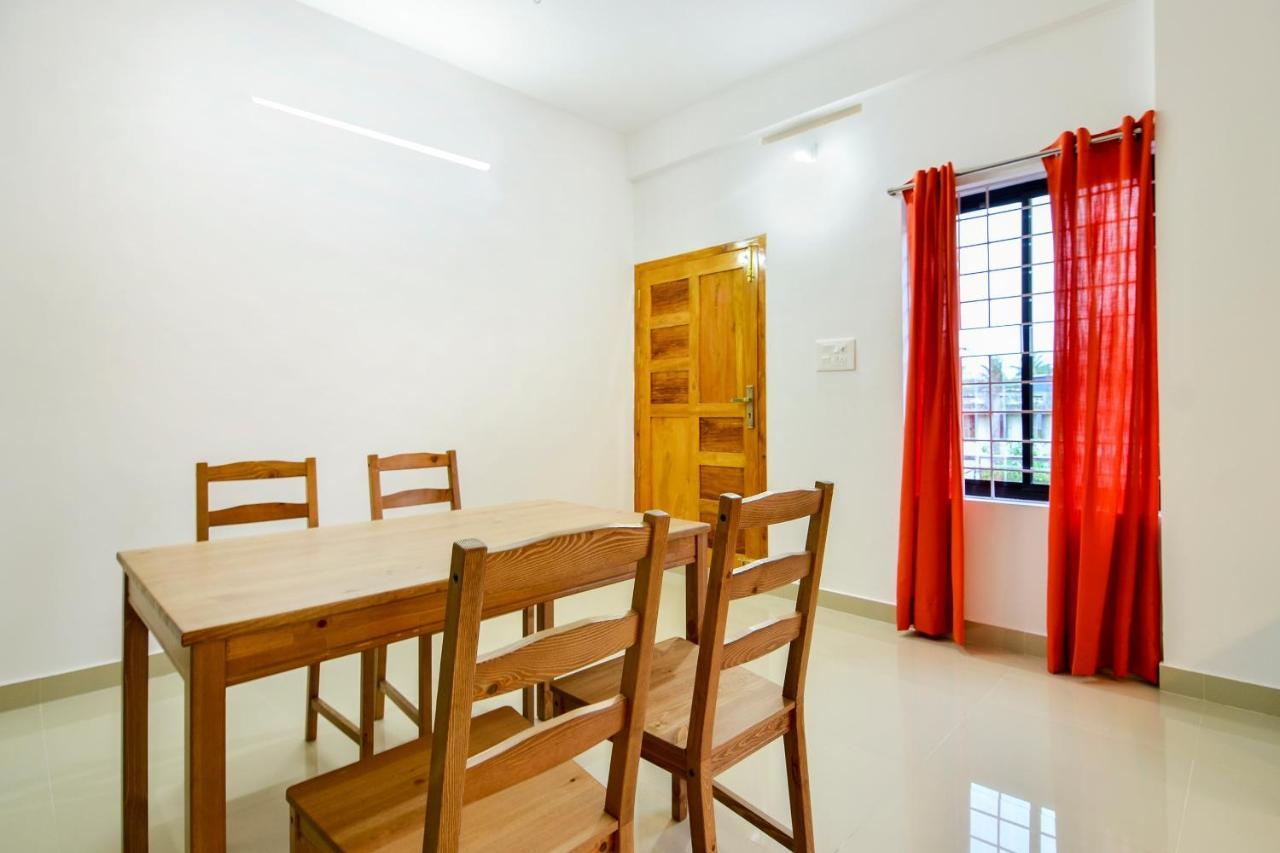 Oyo Home 81801 Akash Villa Trippapur Екстер'єр фото