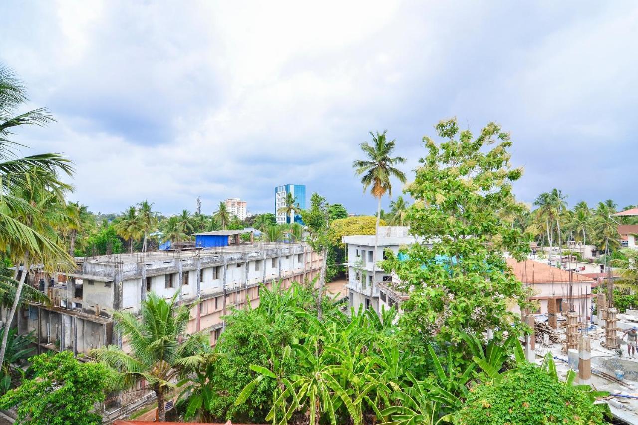 Oyo Home 81801 Akash Villa Trippapur Екстер'єр фото