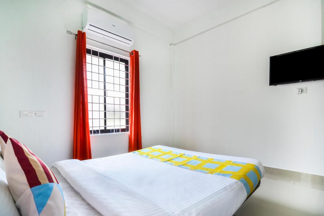 Oyo Home 81801 Akash Villa Trippapur Екстер'єр фото