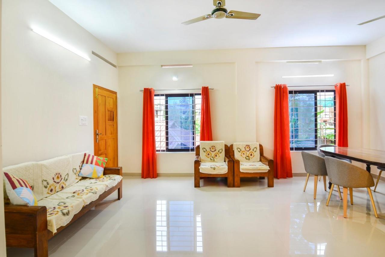 Oyo Home 81801 Akash Villa Trippapur Екстер'єр фото