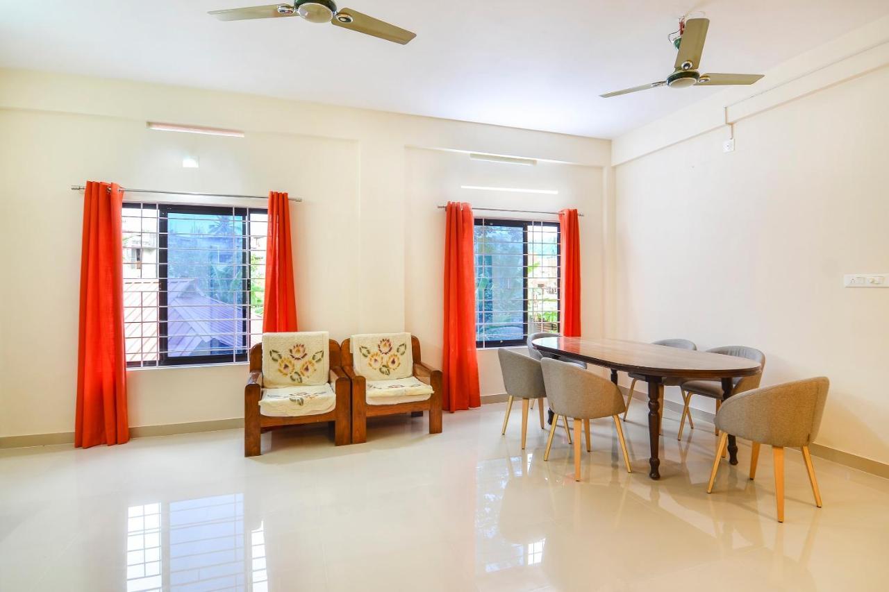 Oyo Home 81801 Akash Villa Trippapur Екстер'єр фото