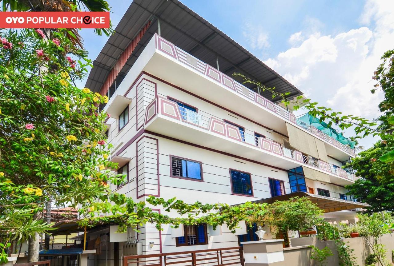 Oyo Home 81801 Akash Villa Trippapur Екстер'єр фото